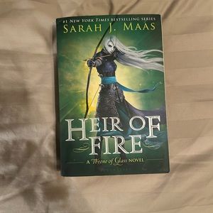 Heir of fire paperback book